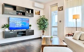 Sunny & Cozy Apartment For 4 Guests